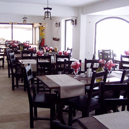 Taverna Pietrei Craiului Zărneşti Eksteriør bilde