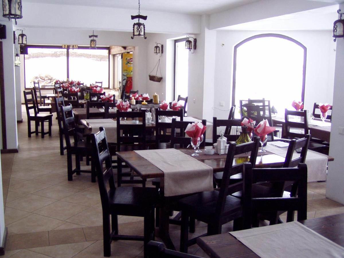 Taverna Pietrei Craiului Zărneşti Eksteriør bilde